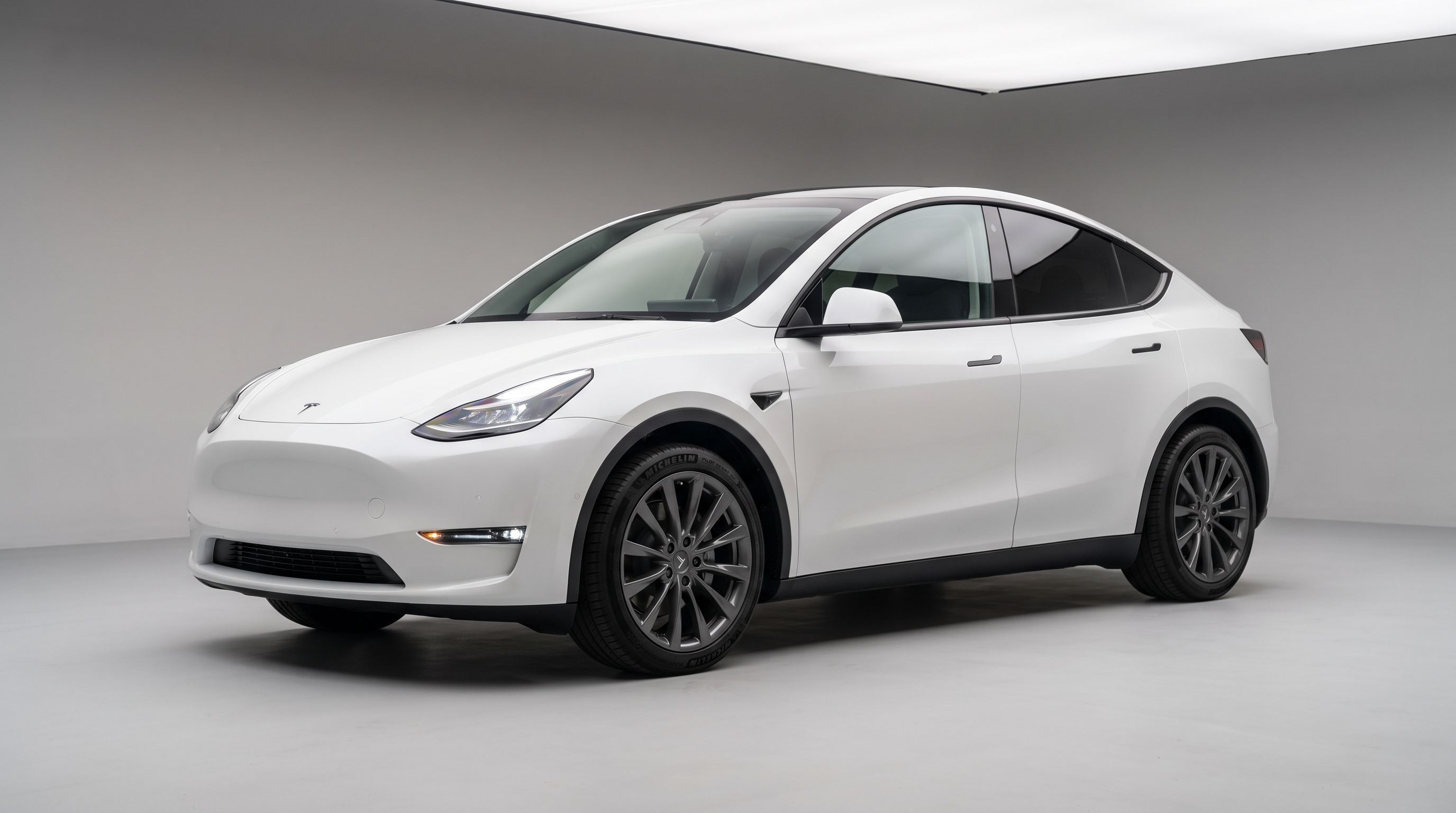 Tesla Model Y OEM-grade replacement parts — bumpers, fenders and exterior body c
